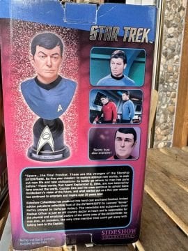 SIDESHOW-STAR TREK-DR MC COY LIMITED EDITION BUST FIGURE