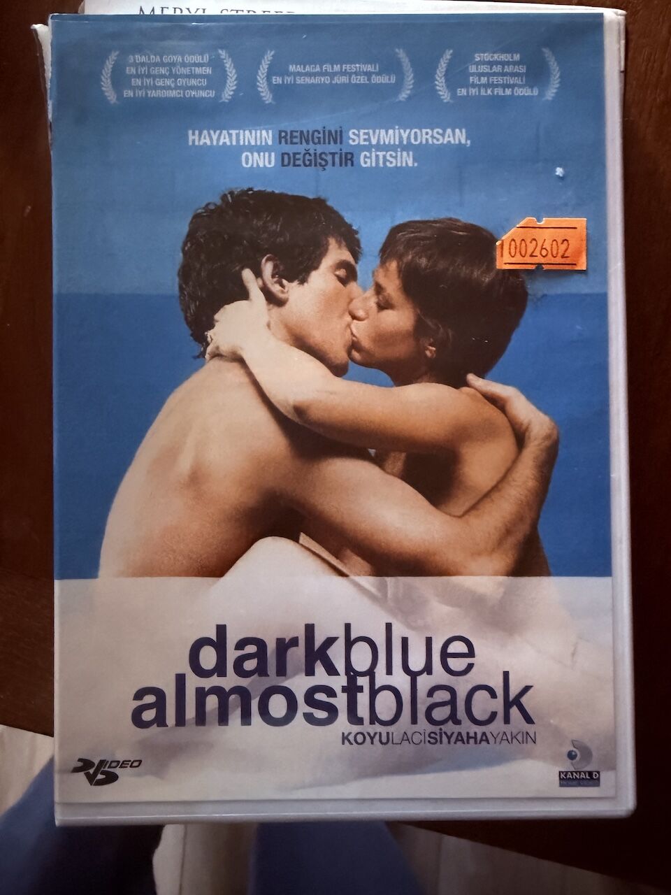 DARK BLUE ALMOST BLACK - KOYU LACİ SİYAHA YAKIN - DVD