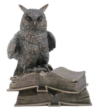 Kitap Üstünde Duran Baykuş Biblosu