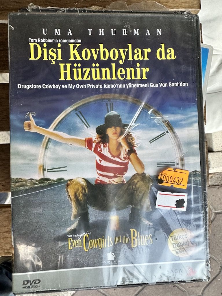 EVEN COWGIRLS GET THE BLUES - DİŞİ KOVBOYLAR DA HÜZÜNLENİR