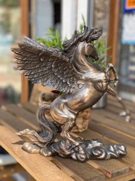 PEGASUS-Şaha Kalkmış At Heykeli