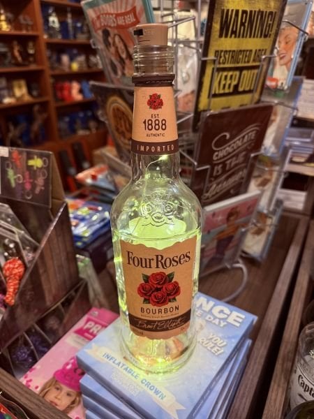 LED Işıklı İçki Şişesi Four Roses Bourbon Viski Şişesi