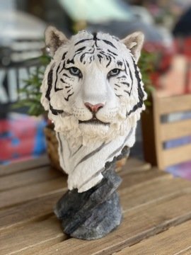 BEYAZ KAPLAN BÜST BİBLO